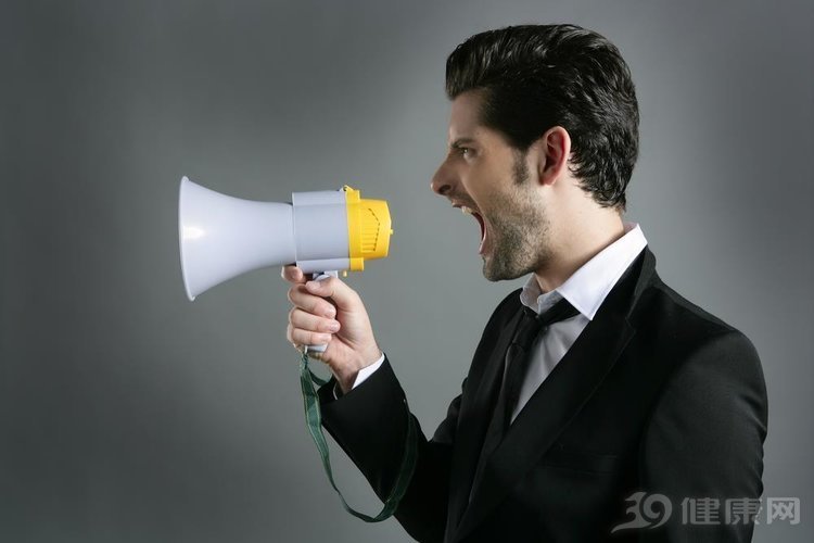 九游游戏体育版集结日体能课后，罗马完成体检备战意大利杯，更衣室稳定，细节决定成败的简单介绍